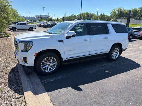 Used 2024 GMC Yukon XL SLT w/ SLT Luxury Package AWD/4WD image 1