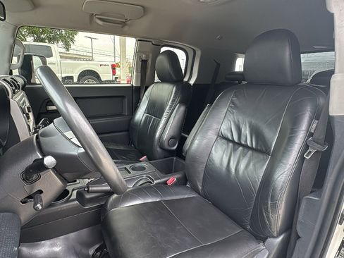 Used 2012 Toyota FJ Cruiser 2WD w/ Convenience Pkg image 13