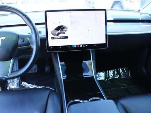 Used 2018 Tesla Model 3 Long Range RWD image 12