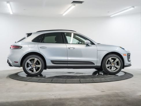 Certified 2023 Porsche Macan AWD/4WD image 8
