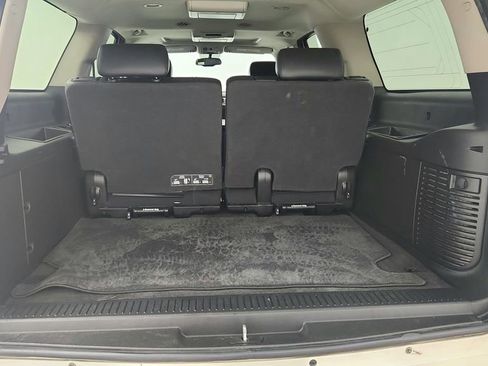 Used 2013 Chevrolet Suburban LTZ image 27