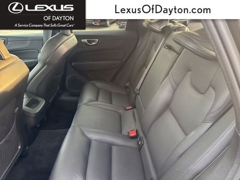 Used 2024 Volvo XC60 B5 Plus image 28