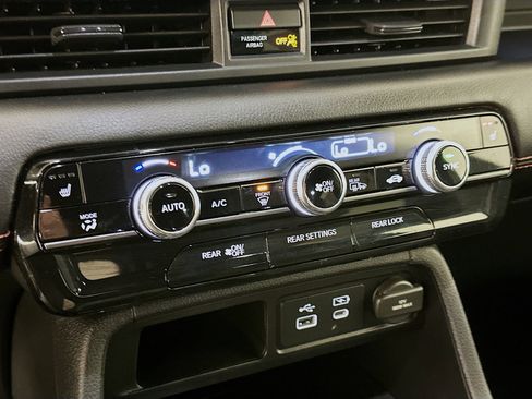 Used 2024 Honda Pilot TrailSport image 23