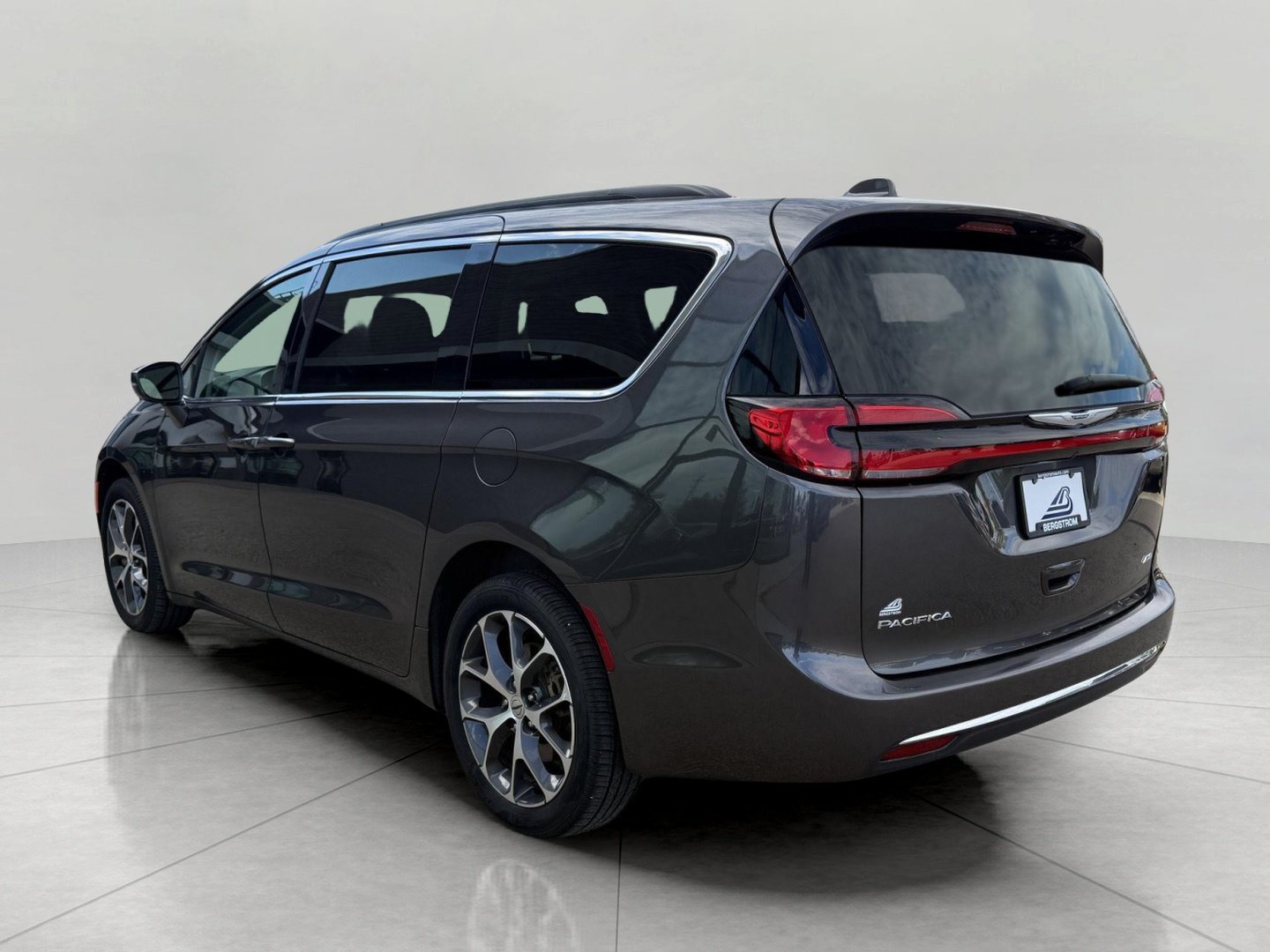 Used 2022 Chrysler Pacifica Touring-L AWD/4WD image 10