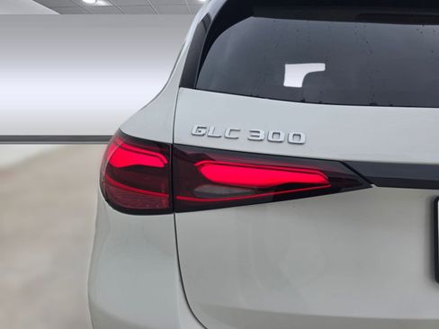 New 2026 Mercedes-Benz GLC 300 4MATIC image 19