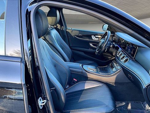 Used 2021 Mercedes-Benz E 350 Sedan w/ Premium Package image 7
