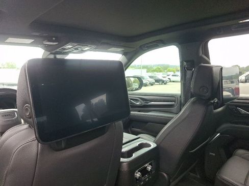 Used 2023 GMC Yukon XL Denali w/ Denali Reserve Package AWD/4WD image 14