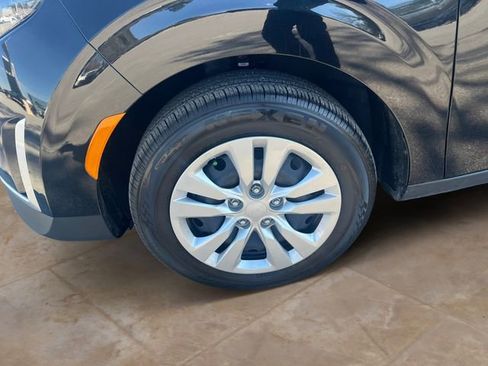 Used 2025 Kia Soul LX image 14