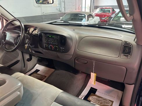 Used 2002 Ford F150 Lightning RWD image 81