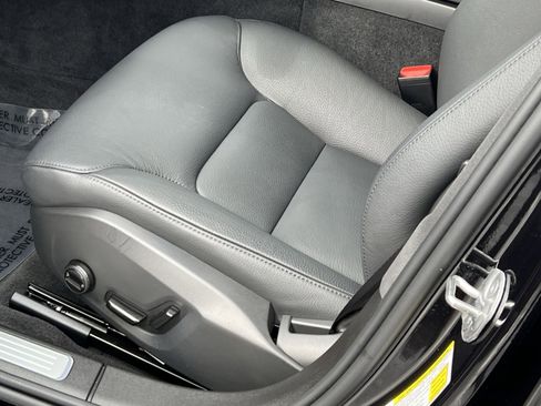 Used 2025 Volvo S90 B6 Plus image 12