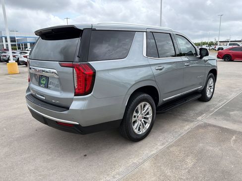 Used 2023 GMC Yukon SLT w/ SLT Luxury Package image 8