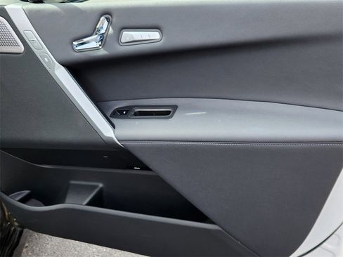 Certified 2025 BMW iX M60 image 22