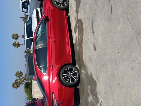 Used 2019 Toyota Camry SE w/ Convenience Package FWD image 13