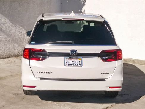 Used 2023 Honda Odyssey Sport image 8