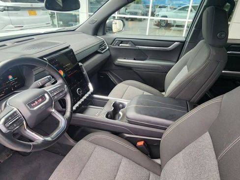 Used 2025 GMC Acadia Elevation FWD image 11