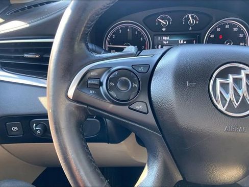 Used 2018 Buick Enclave Essence FWD image 19