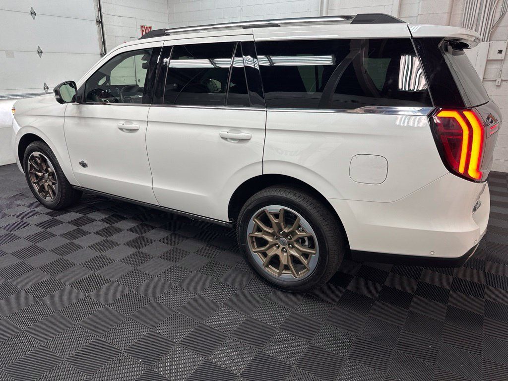 Used 2025 Ford Expedition King Ranch AWD/4WD image 6