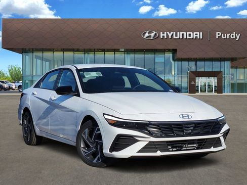 New 2025 Hyundai Elantra SEL FWD image 1