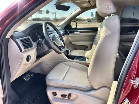 Used 2019 Volkswagen Atlas SE w/ Towing Package image 11