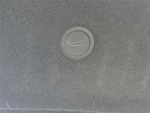 Used 2022 Tesla Model S Plaid image 16