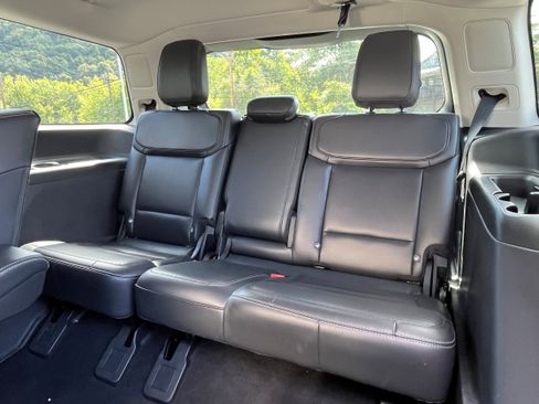 Certified 2025 Ford Expedition Platinum AWD/4WD image 13