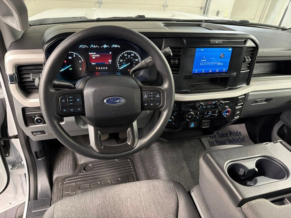 New 2026 Ford F550 4x4 Regular Cab Super Duty image 8
