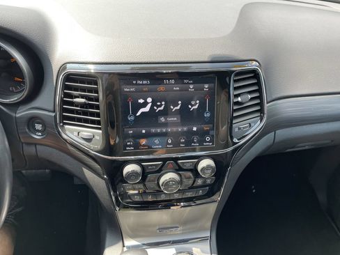 Used 2021 Jeep Grand Cherokee Laredo X AWD/4WD image 18