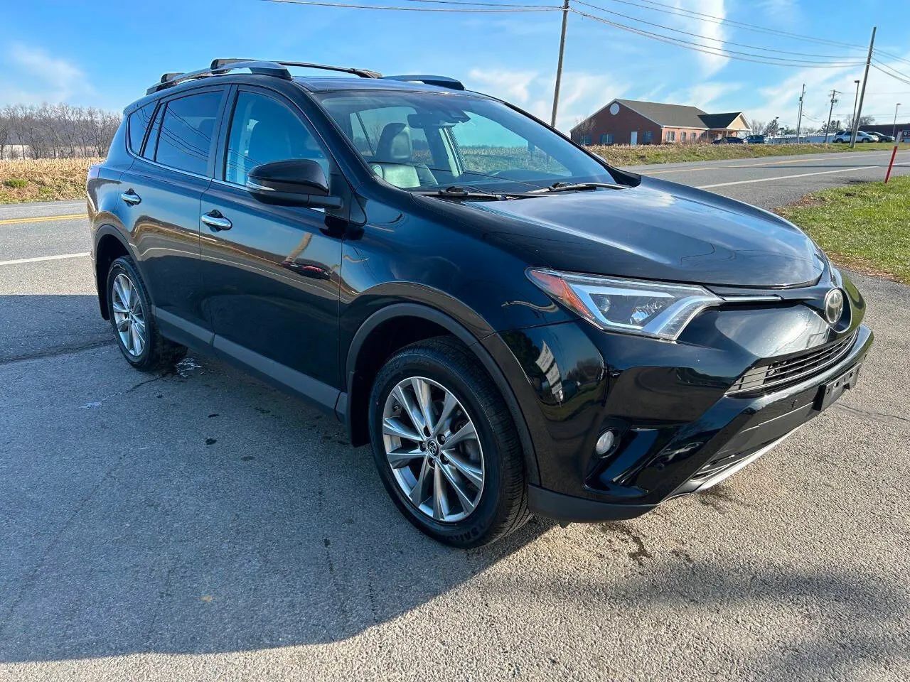 Used 2016 Toyota RAV4 Limited AWD/4WD image 4