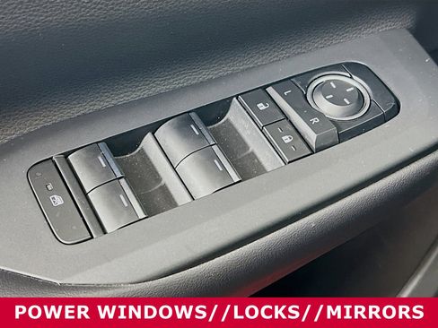 Used 2023 Toyota Prius Prime Premium image 20