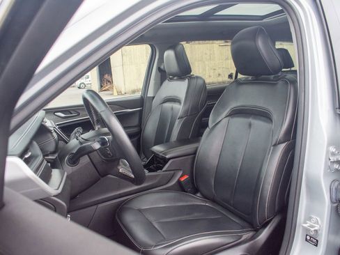 Used 2021 Jeep Grand Cherokee L Limited image 19