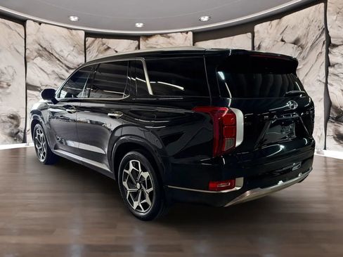 Used 2022 Hyundai Palisade Calligraphy FWD image 2
