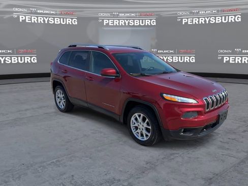 Used 2014 Jeep Cherokee Latitude w/ Cold Weather Group FWD image 2