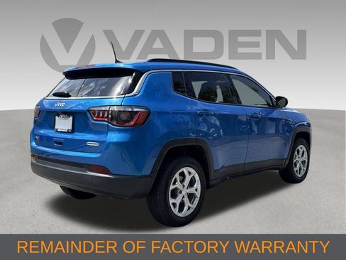 Used 2024 Jeep Compass Latitude AWD/4WD image 5
