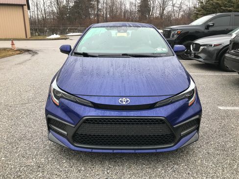 Used 2020 Toyota Corolla SE w/ SE Premium Package image 3