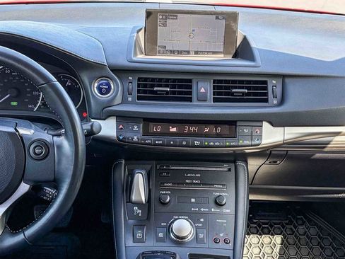 Used 2014 Lexus CT 200h image 12