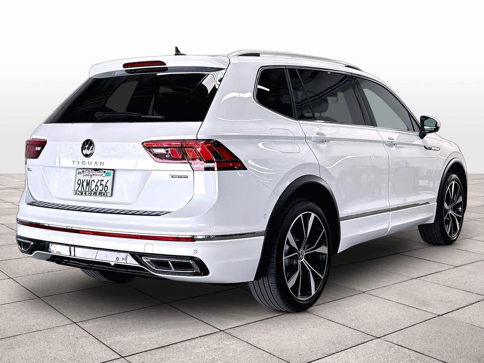 Used 2024 Volkswagen Tiguan SEL R-Line AWD/4WD image 9