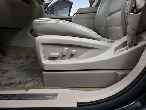 Used 2015 GMC Yukon Denali w/ Premium Package image 27
