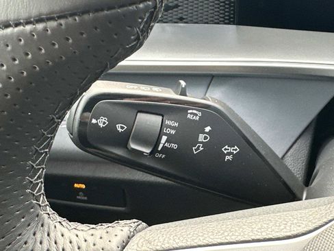 New 2026 Volkswagen Tiguan SE R-Line image 25