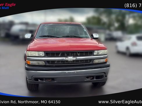 Used 2000 Chevrolet Silverado 2500 LS w/ Firm Ride Suspension Pkg AWD/4WD image 9