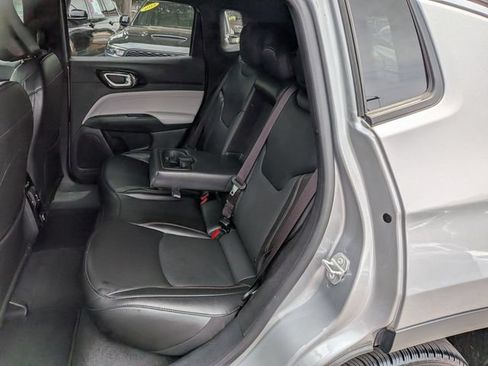 Used 2023 Jeep Compass Limited AWD/4WD image 11