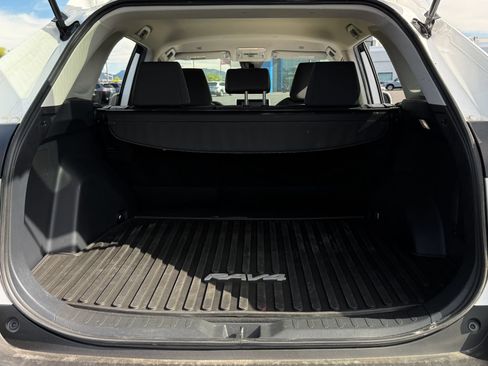 Used 2025 Toyota RAV4 XLE AWD/4WD image 21