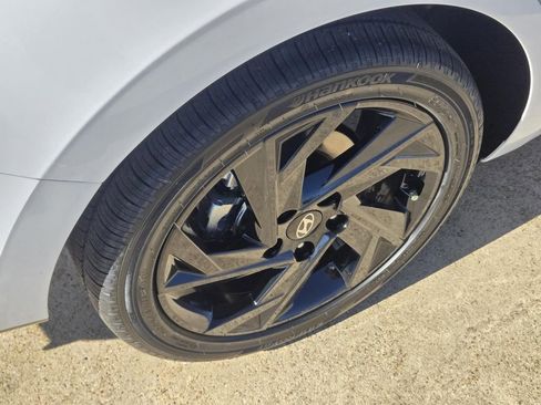 New 2026 Hyundai Elantra SEL Sport Premium FWD image 7