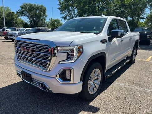 Used 2022 GMC Sierra 1500 Denali w/ Driver Alert Package II AWD/4WD image 4