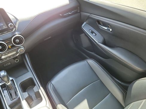 Used 2023 Nissan Sentra SR w/ SR Premium Package image 15