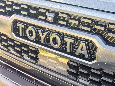 Used 2023 Toyota Tacoma TRD Off-Road image 10