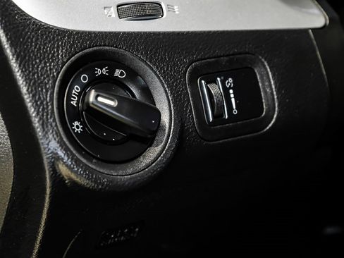 Used 2017 Dodge Journey SE image 29