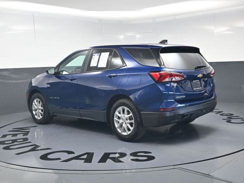 Used 2022 Chevrolet Equinox LS w/ LS Convenience Package image 7