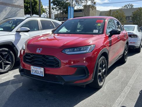 Certified 2025 Honda HR-V Sport image 2
