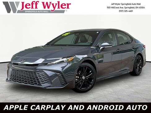Used 2025 Toyota Camry SE w/ Convenience Package FWD image 1