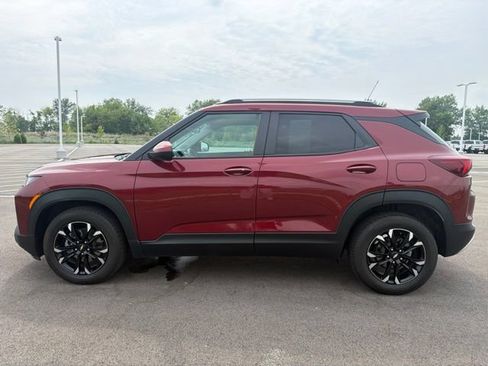 Used 2023 Chevrolet TrailBlazer LT FWD image 12